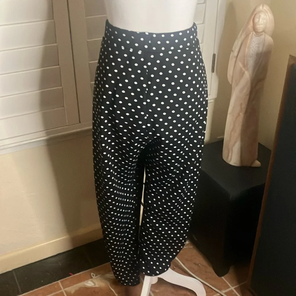 🤍🖤Polka Dot polyester stretchy pants with a bow tie in front. Exc Cond. Sz XXL - Picture 3 of 5